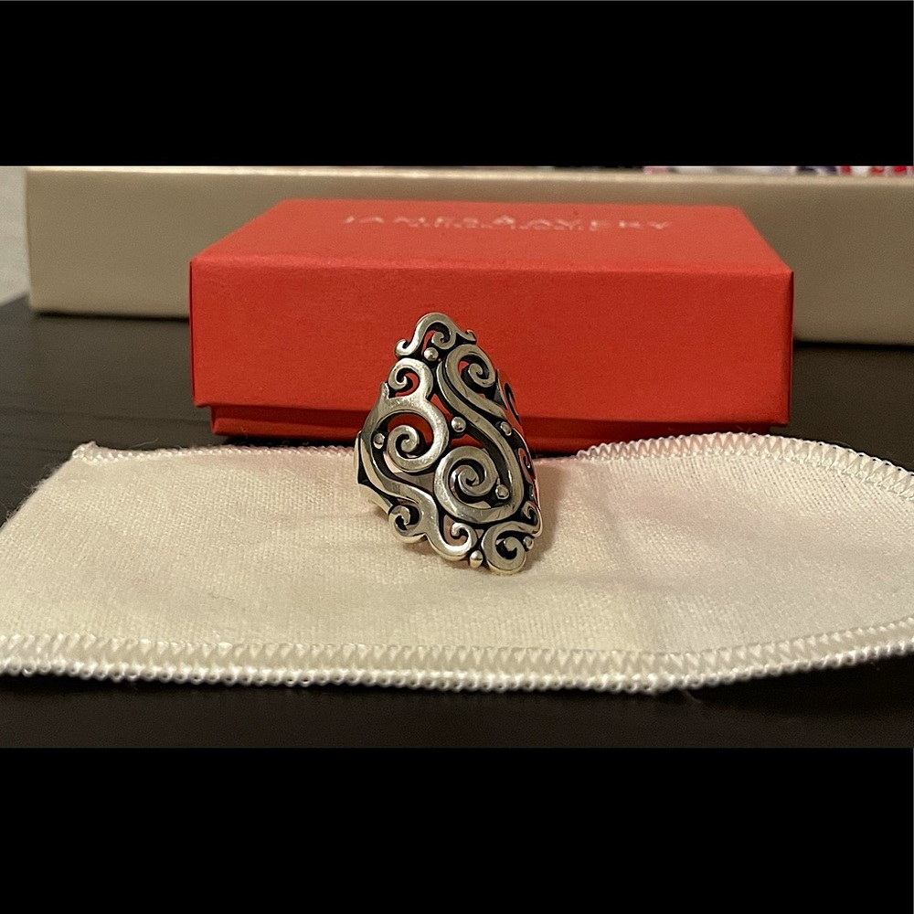 James Avery along Sorrento ring size 7